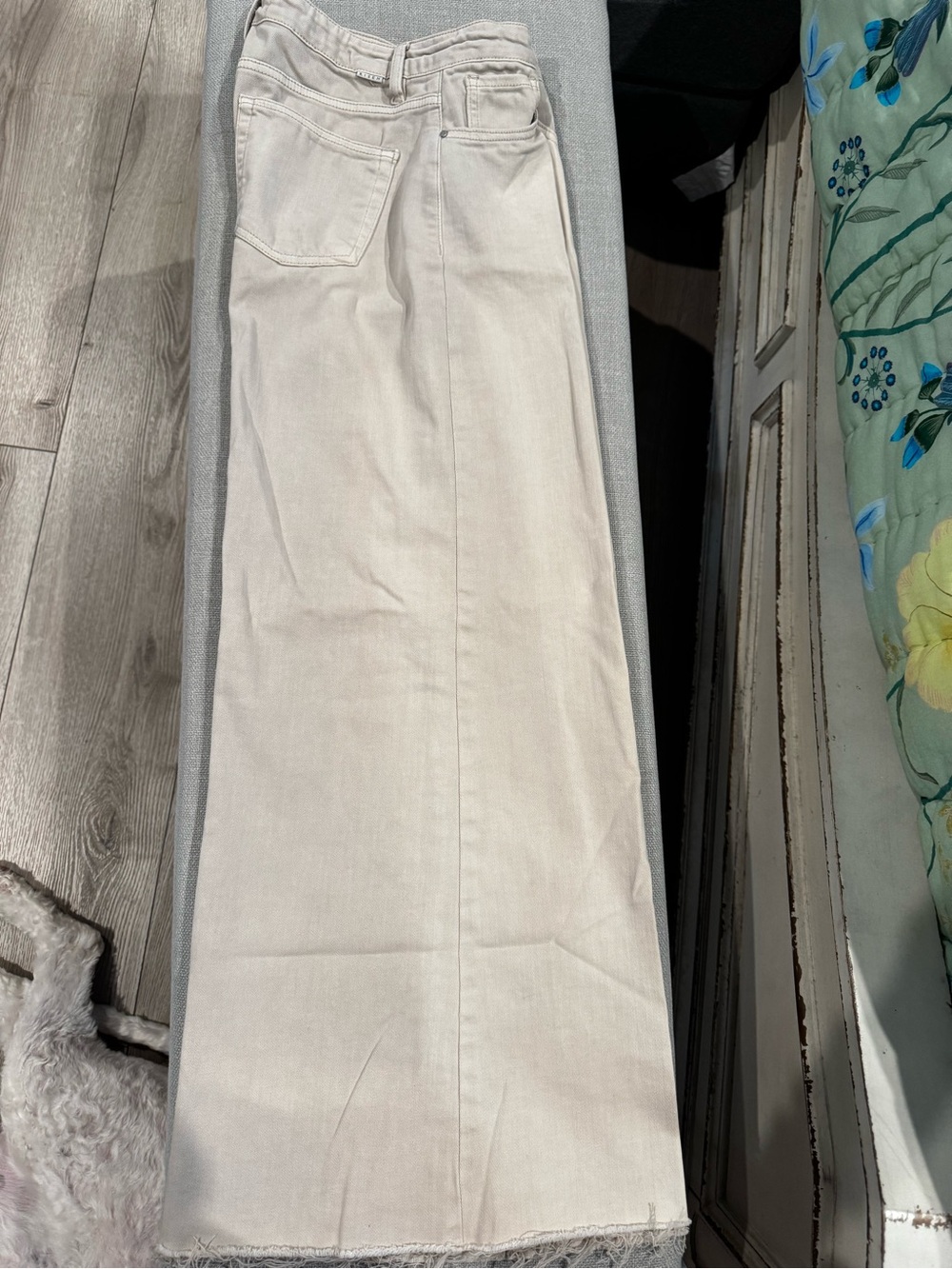Women’s Risen wide leg jeans size 27